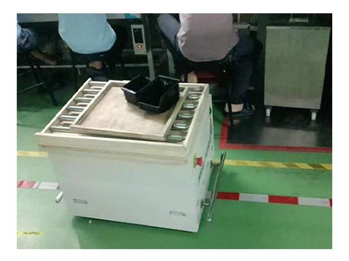 滚筒AGV小车